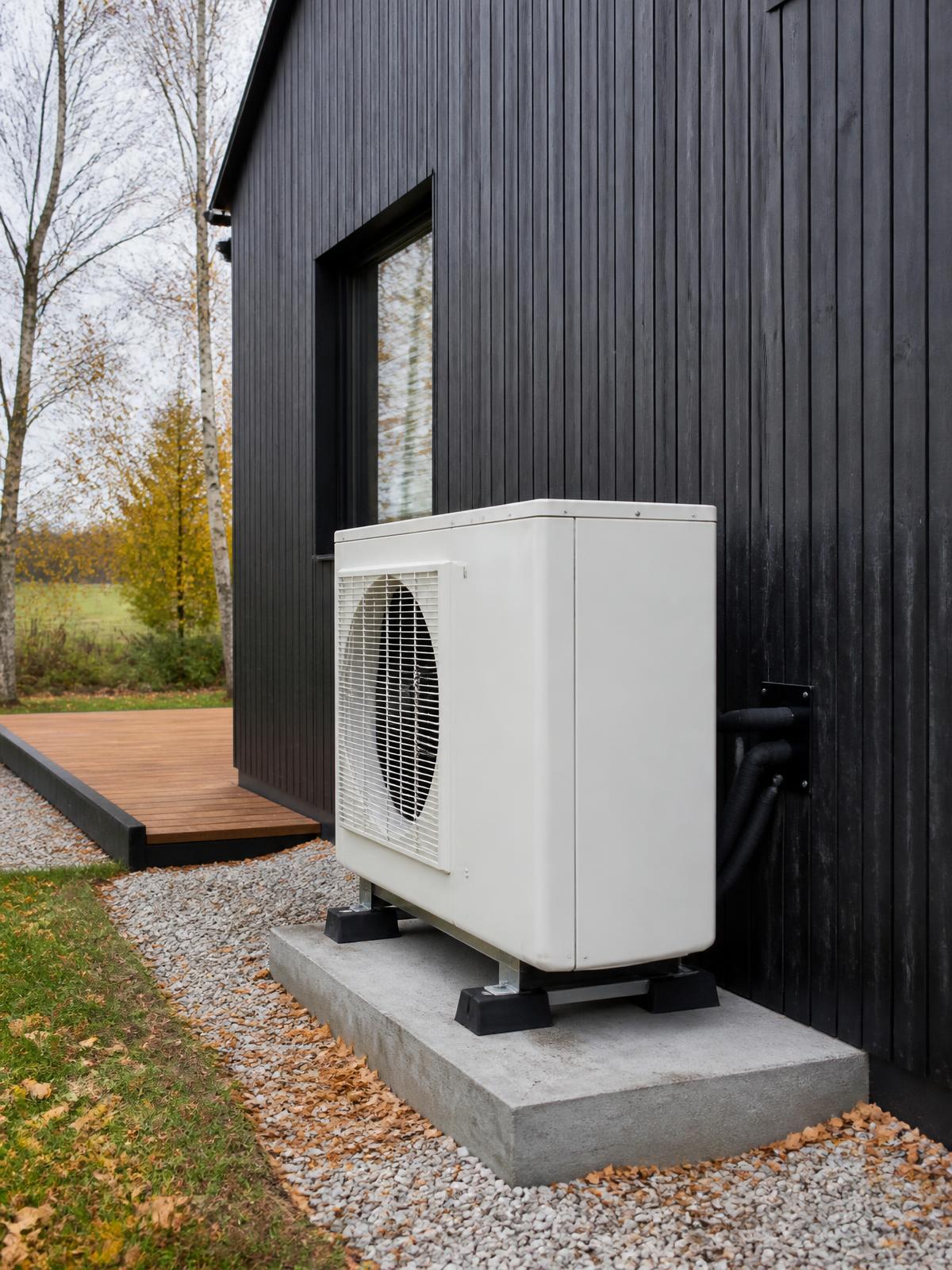 160 m² · Oras–vanduo · 8 kW · Trakų r., Lentvaris